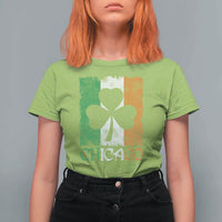 Chicago IL St Patricks Day T Shirt For Women Distressed Shamrock Vintage Irish Flag