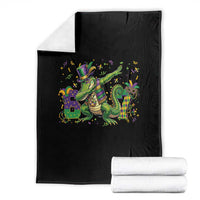 Funny Dabbing Alligator 67 Mardi Gras Six Seven Meme Throw Blanket