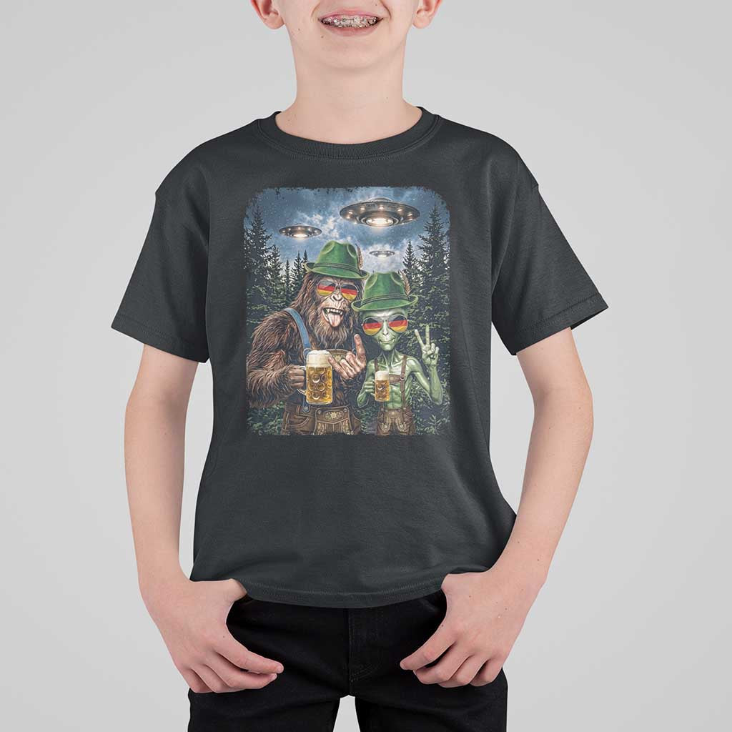 Funny Bigfoot Alien Oktoberfest T Shirt For Kid Selfie Beer Party German Lederhosen UFO Gift