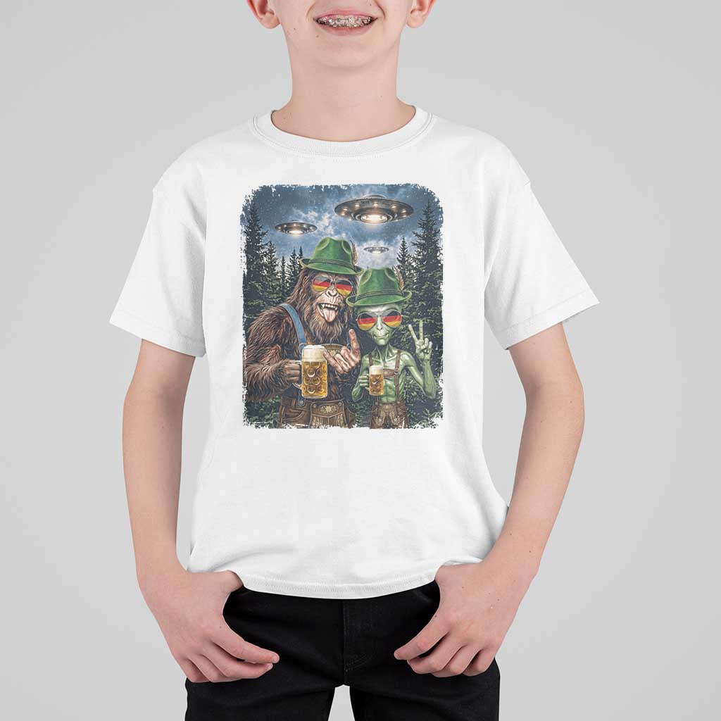 Funny Bigfoot Alien Oktoberfest T Shirt For Kid Selfie Beer Party German Lederhosen UFO Gift