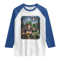 Funny Bigfoot Alien Oktoberfest Raglan Shirt Selfie Beer Party German Lederhosen UFO Gift
