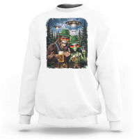 Funny Bigfoot Alien Oktoberfest Sweatshirt Selfie Beer Party German Lederhosen UFO Gift