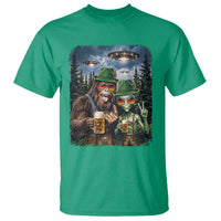 Funny Bigfoot Alien Oktoberfest T Shirt Selfie Beer Party German Lederhosen UFO Gift