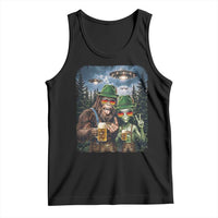 Funny Bigfoot Alien Oktoberfest Tank Top Selfie Beer Party German Lederhosen UFO Gift