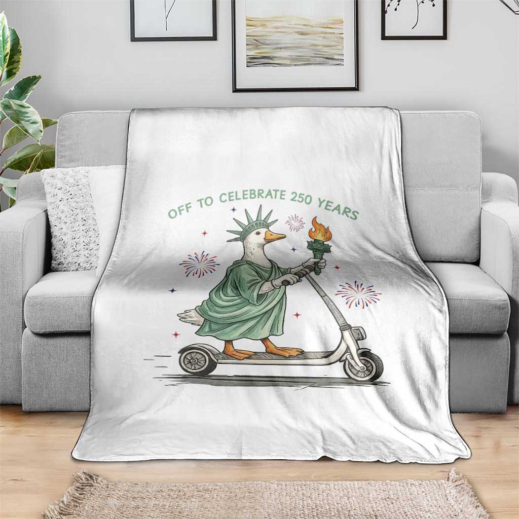 Funny Goose Statue Of Liberty Throw Blanket Off To Celebrate 250 Year
