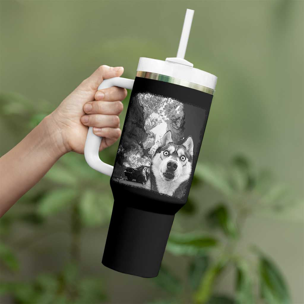 Funny Husky Chaos Tumbler With Handle Cool Dog Selfie With Burning Car