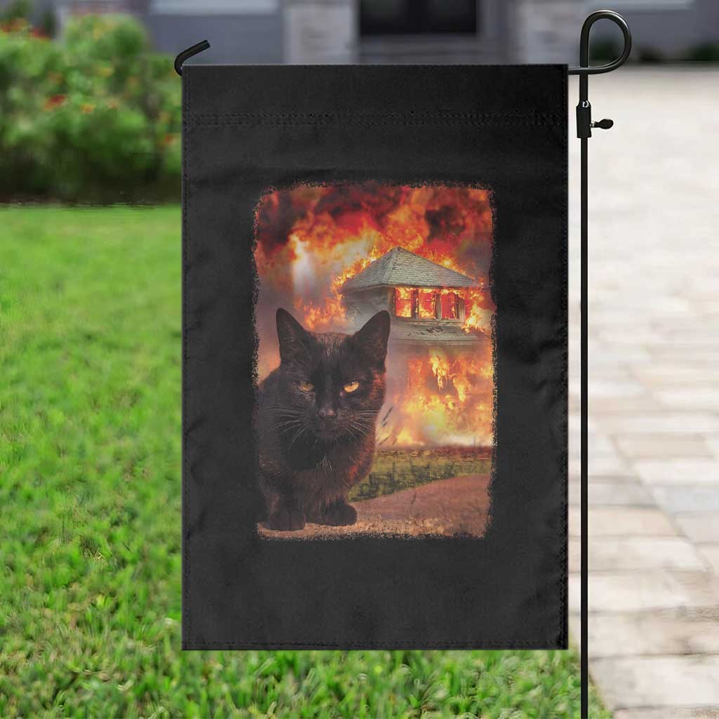 Funny Crazy Cat Selfie Garden Flag Bad Kitty Chaos Humor Graphic
