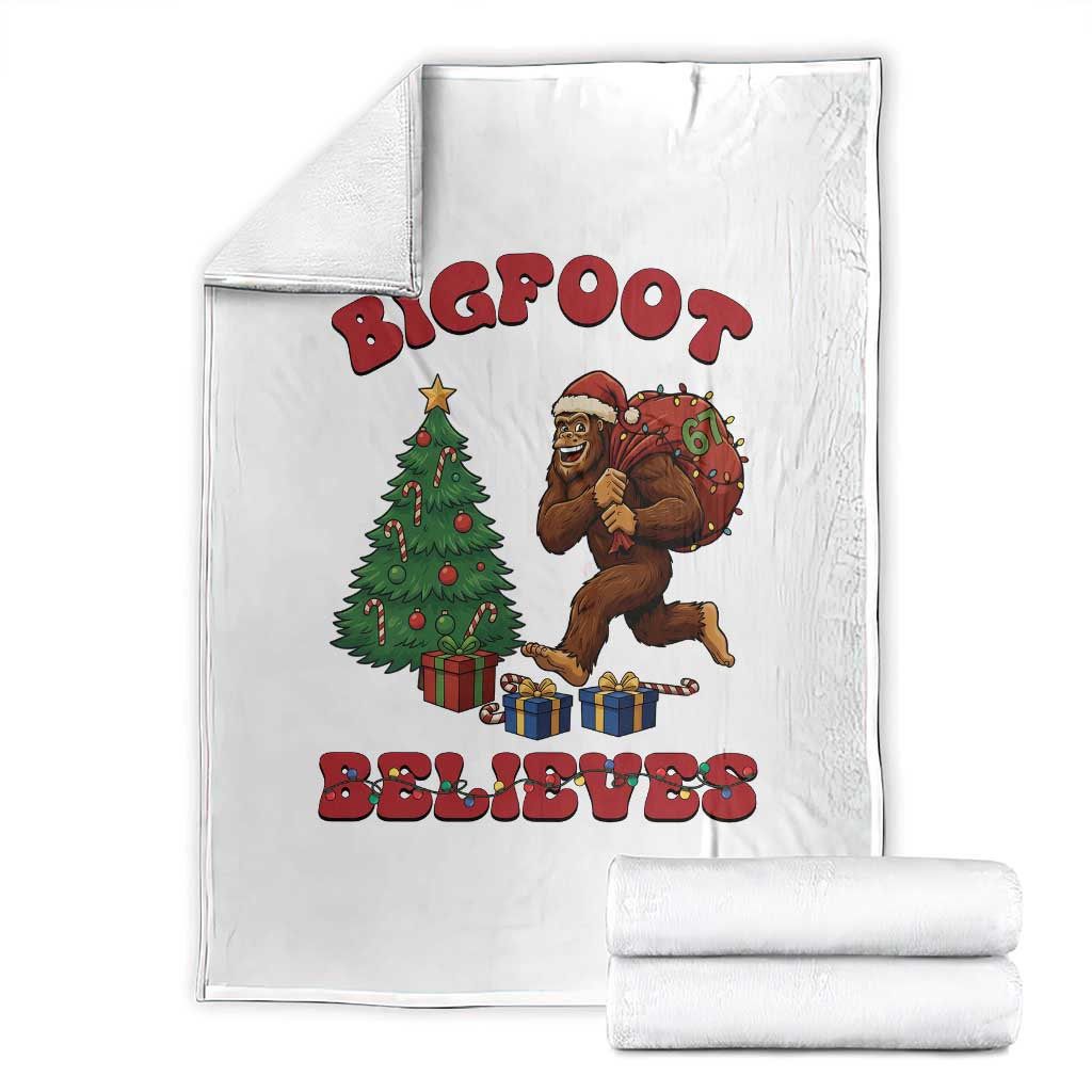 Funny Bigfoot Santa Believes Six Seven Meme Throw Blanket Trendy Gen Z Xmas Gift - Wonder Print Shop