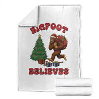 Funny Bigfoot Santa Believes Six Seven Meme Throw Blanket Trendy Gen Z Xmas Gift - Wonder Print Shop