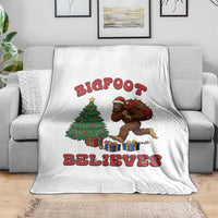 Funny Bigfoot Santa Believes Six Seven Meme Throw Blanket Trendy Gen Z Xmas Gift - Wonder Print Shop