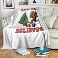 Funny Bigfoot Santa Believes Six Seven Meme Throw Blanket Trendy Gen Z Xmas Gift - Wonder Print Shop