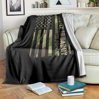 Camouflage Patriotic Dad 2026 Throw Blanket USA Flag New Father Announcement