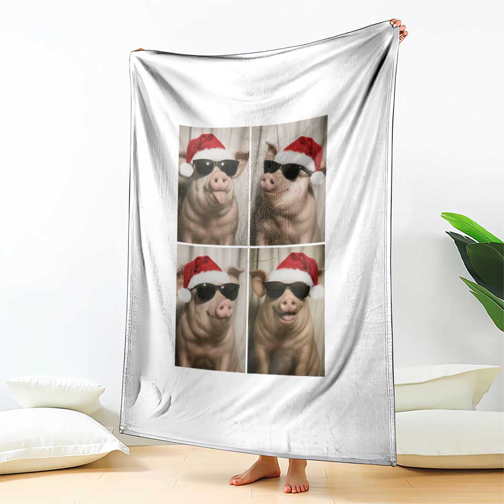 Cute Pig Christmas Selfie Throw Blanket Funny Holiday Photobooth Gift - Wonder Print Shop