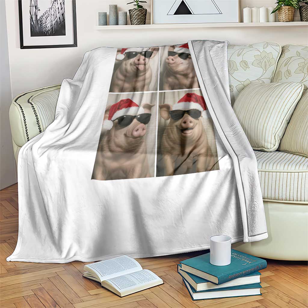 Cute Pig Christmas Selfie Throw Blanket Funny Holiday Photobooth Gift - Wonder Print Shop