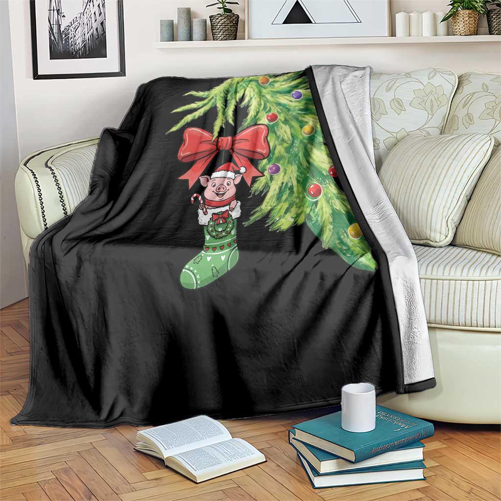 Funny Christmas Pig In Green Hand Naughty Throw Blanket Pet Lover Gift - Wonder Print Shop