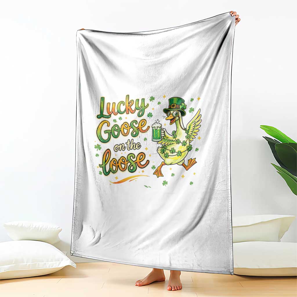 Retro Clover Duck Throw Blanket Lucky Goose On The Loose