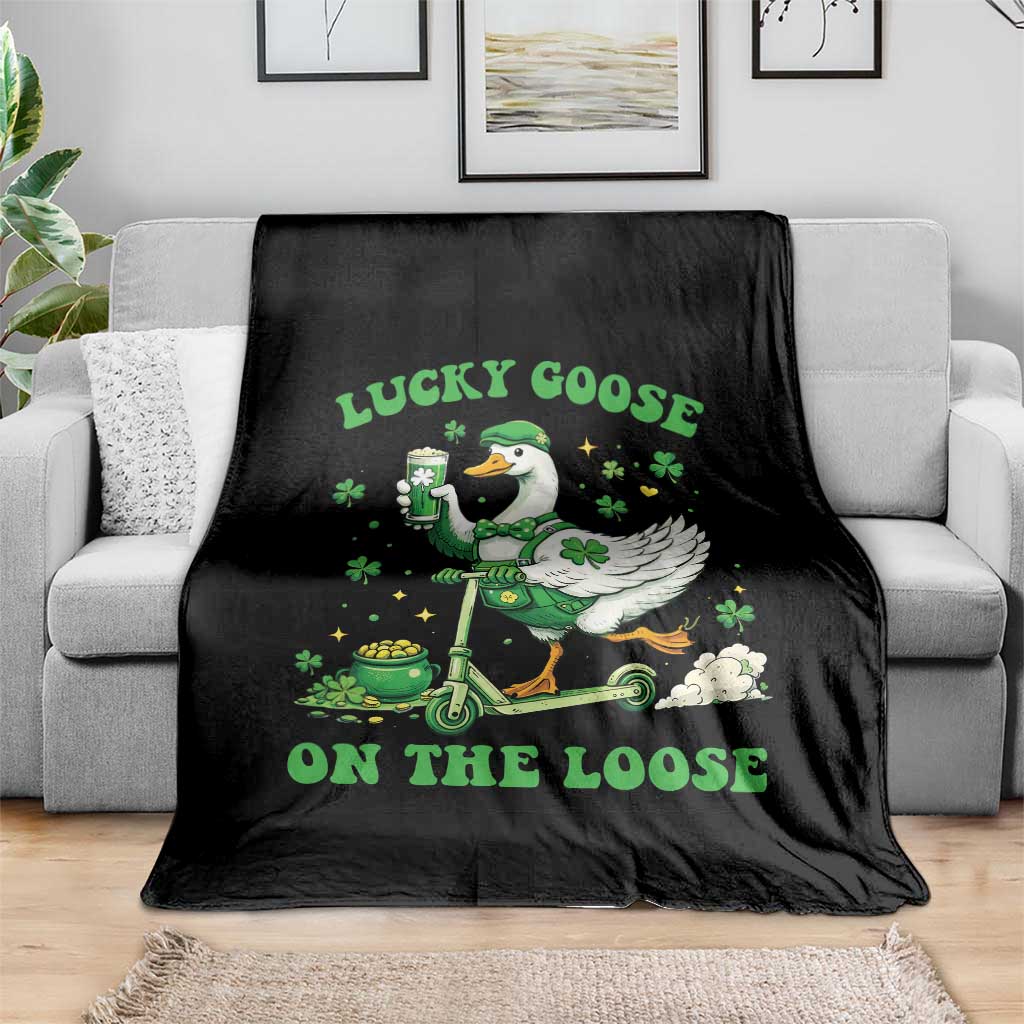 Funny Irish Goose Lover Throw Blanket Lucky Goose On The Loose