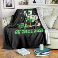 Funny Irish Goose Lover Throw Blanket Lucky Goose On The Loose