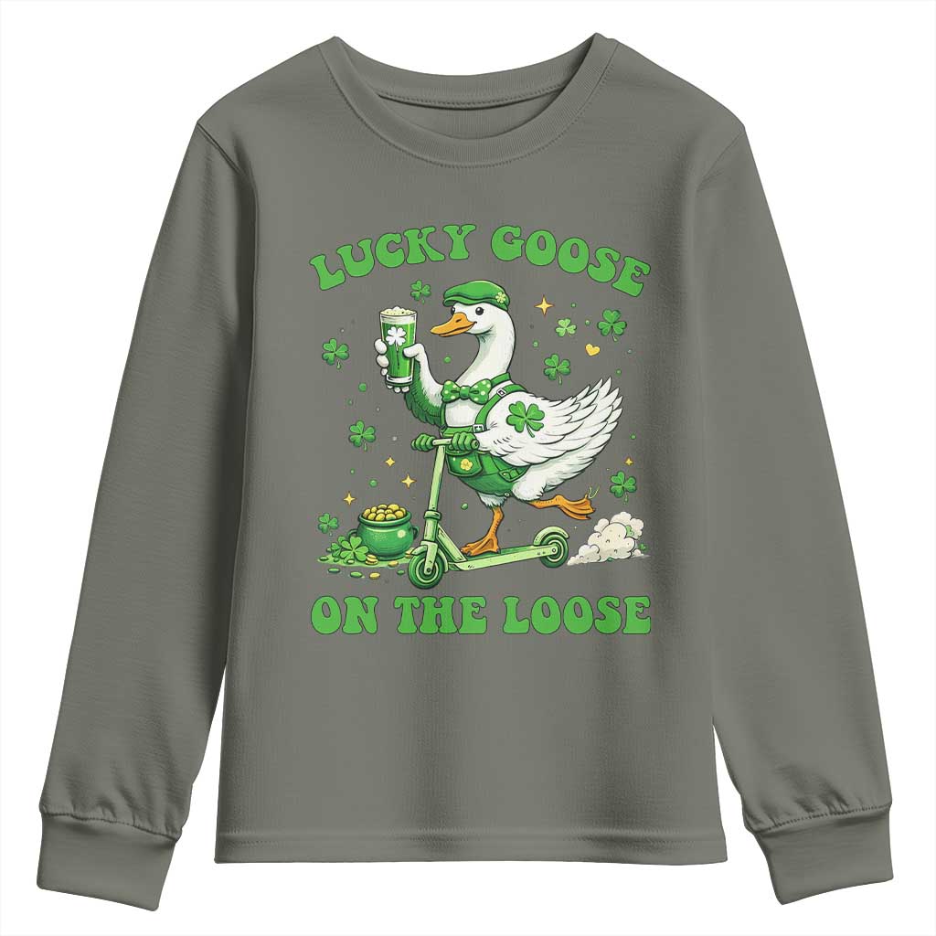 Funny Irish Goose Lover Youth Sweatshirt Lucky Goose On The Loose