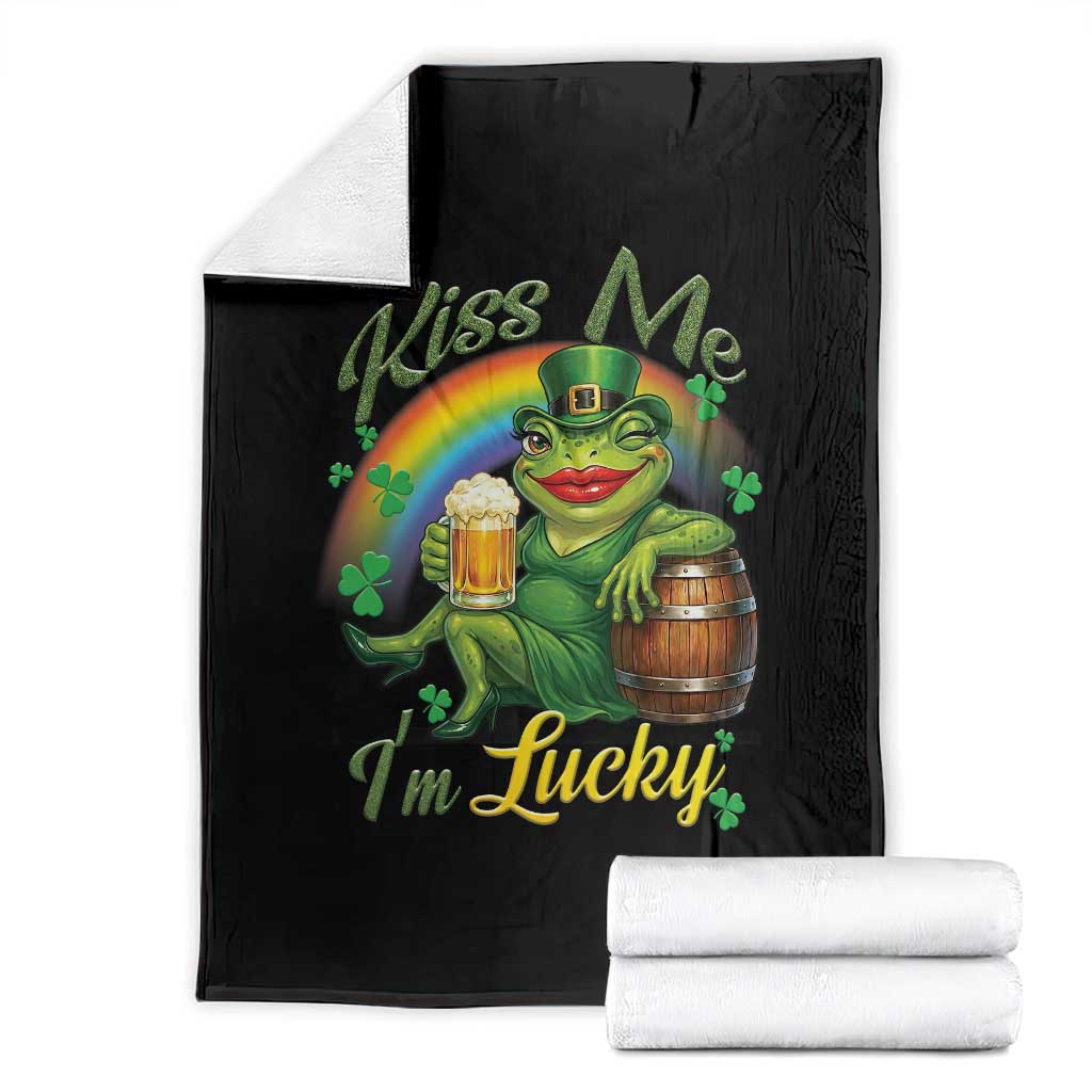Funny Kiss Me I Am Lucky Throw Blanket St Patricks Day Frog