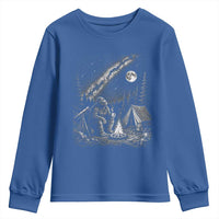Bigfoot Camping Under Meteor Showers Youth Sweatshirt Stargazer Gift