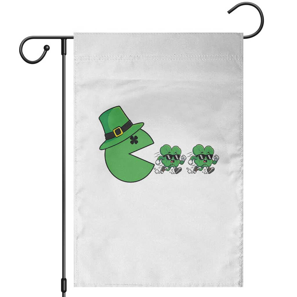 St Patricks Day Retro Gamer Eating Shamrock Lucky Gift Garden Flag