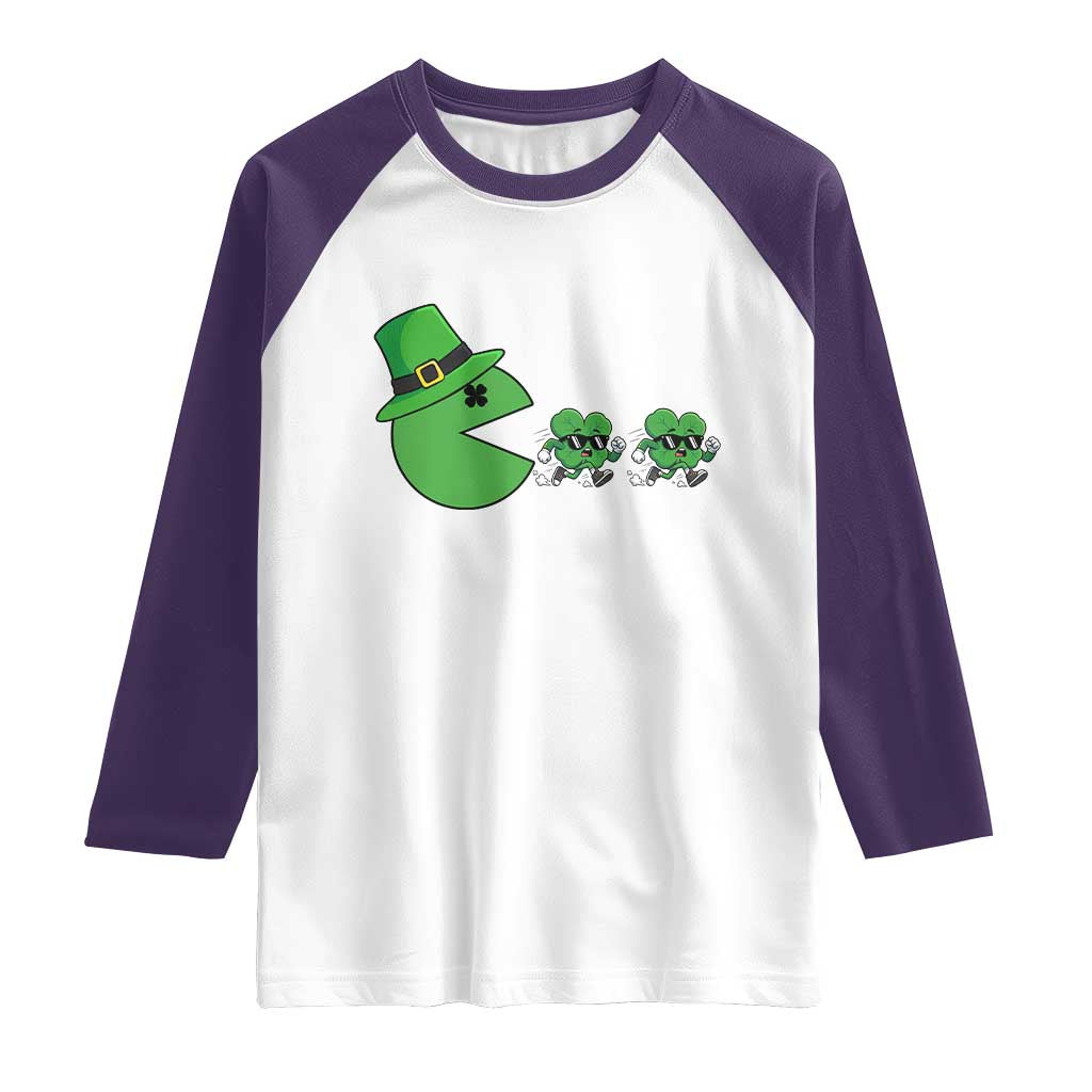 St Patricks Day Retro Gamer Eating Shamrock Lucky Gift Raglan Shirt