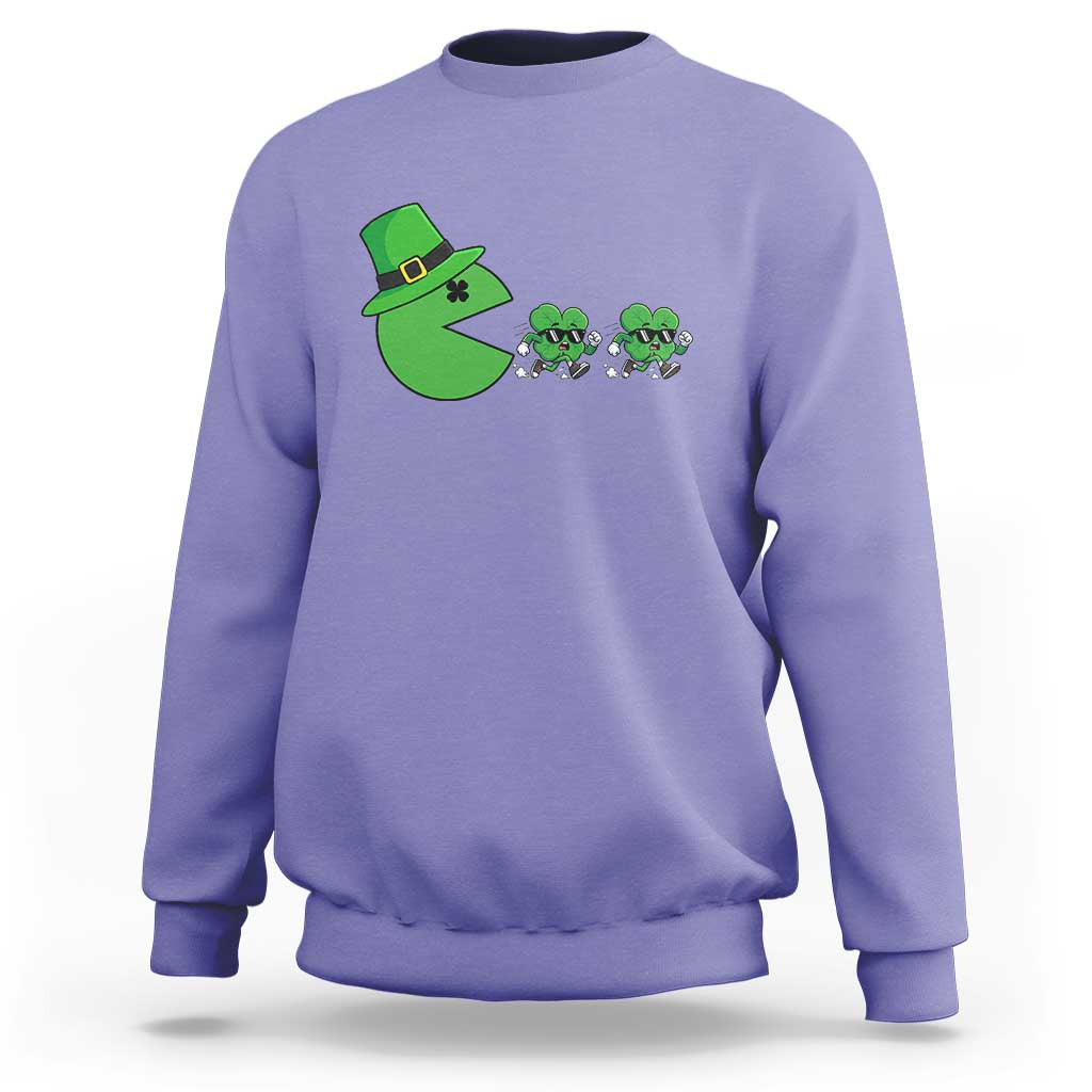 St Patricks Day Retro Gamer Eating Shamrock Lucky Gift Sweatshirt