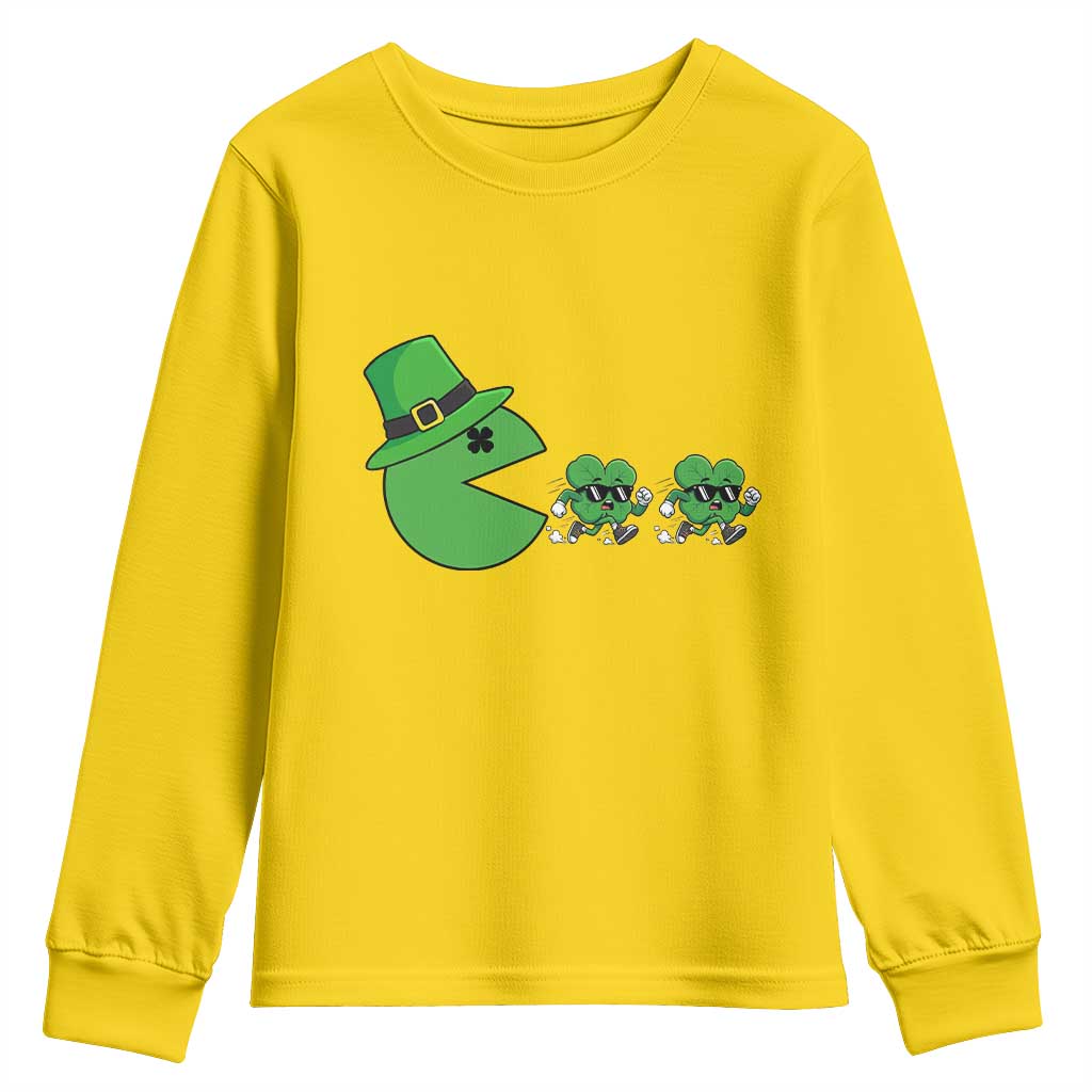 St Patricks Day Retro Gamer Eating Shamrock Lucky Gift Youth Sweatshirt