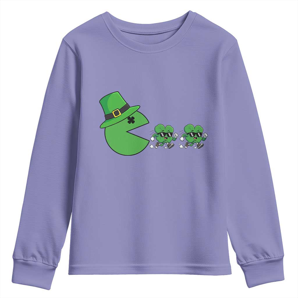 St Patricks Day Retro Gamer Eating Shamrock Lucky Gift Youth Sweatshirt
