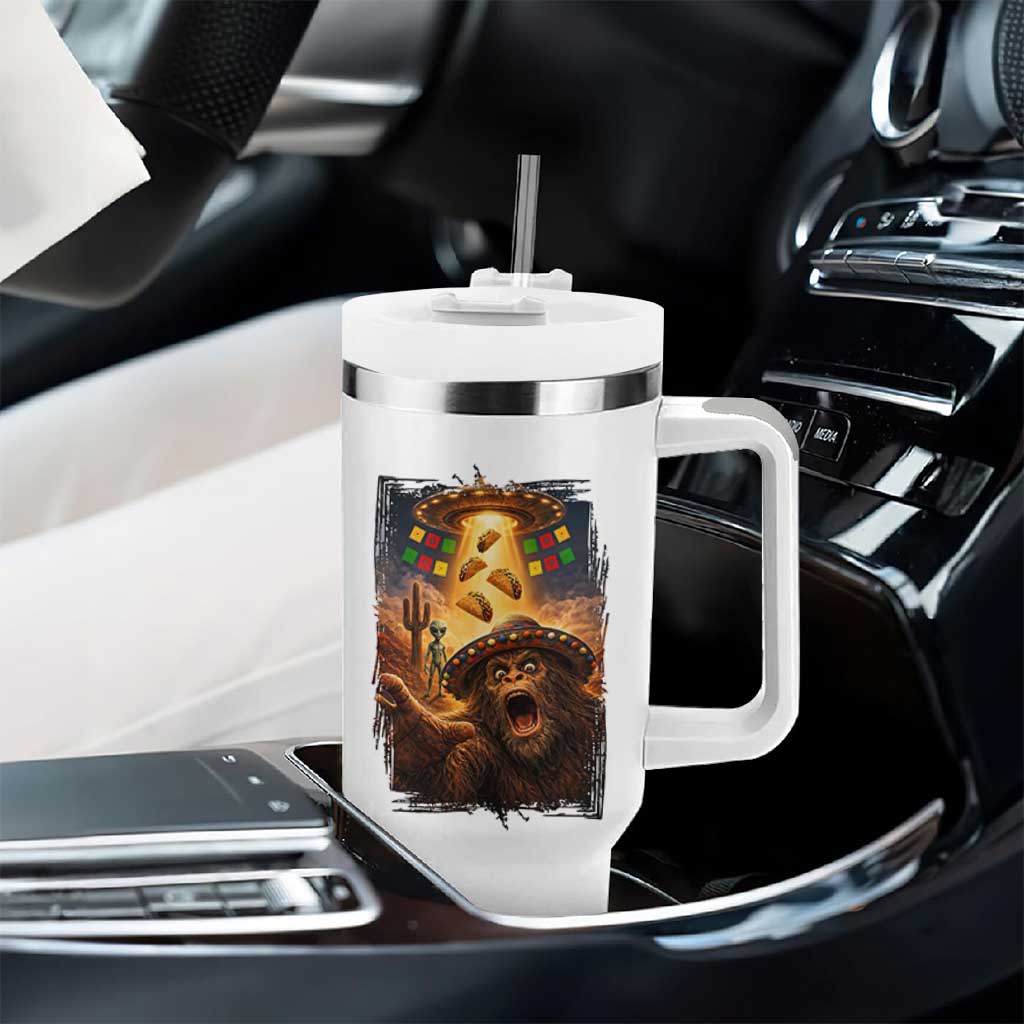 Funny Bigfoot Alien Selfie Tumbler With Handle Cinco De Mayo Party Gift