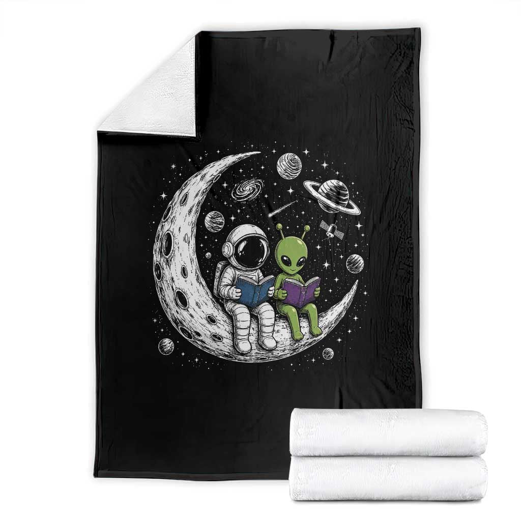 Funny Bookworm In Space Throw Blanket Cute Astronaut And Alien Reading