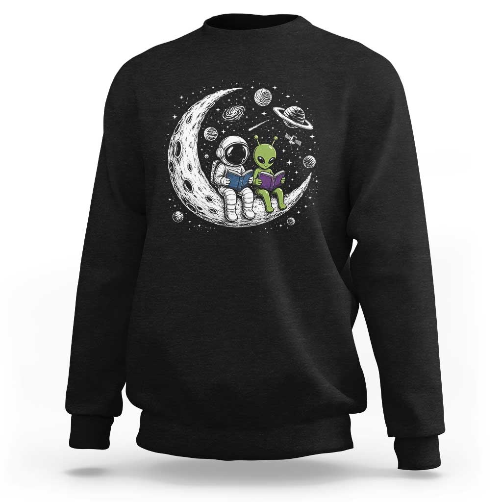 Funny Bookworm In Space Sweatshirt Cute Astronaut And Alien Reading