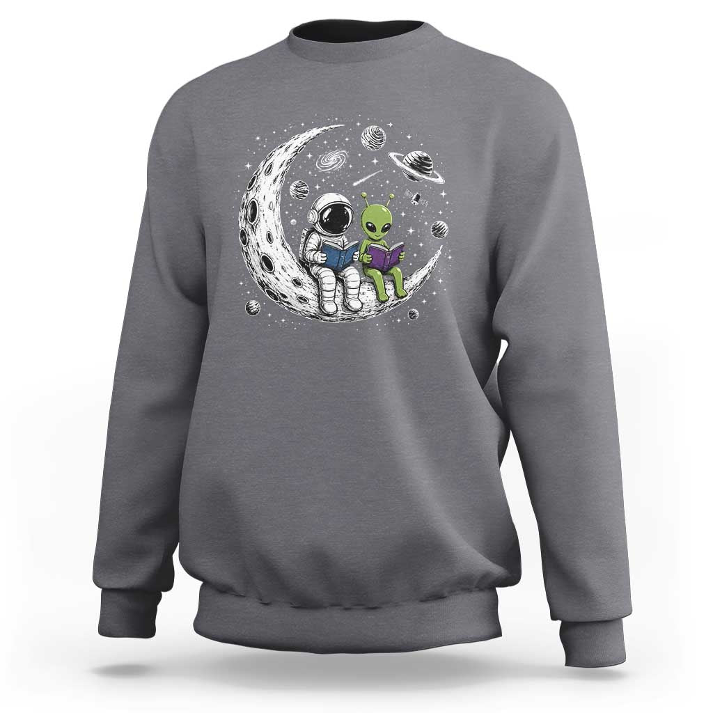 Funny Bookworm In Space Sweatshirt Cute Astronaut And Alien Reading