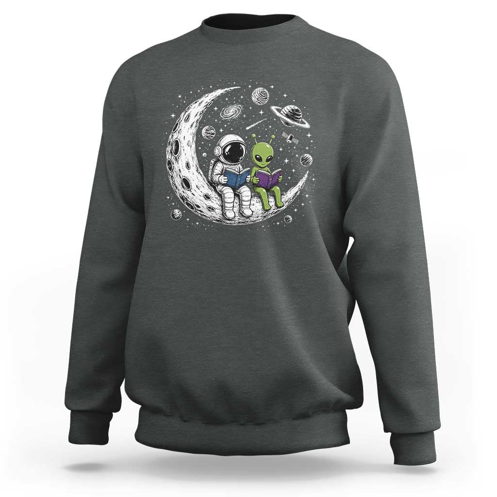 Funny Bookworm In Space Sweatshirt Cute Astronaut And Alien Reading