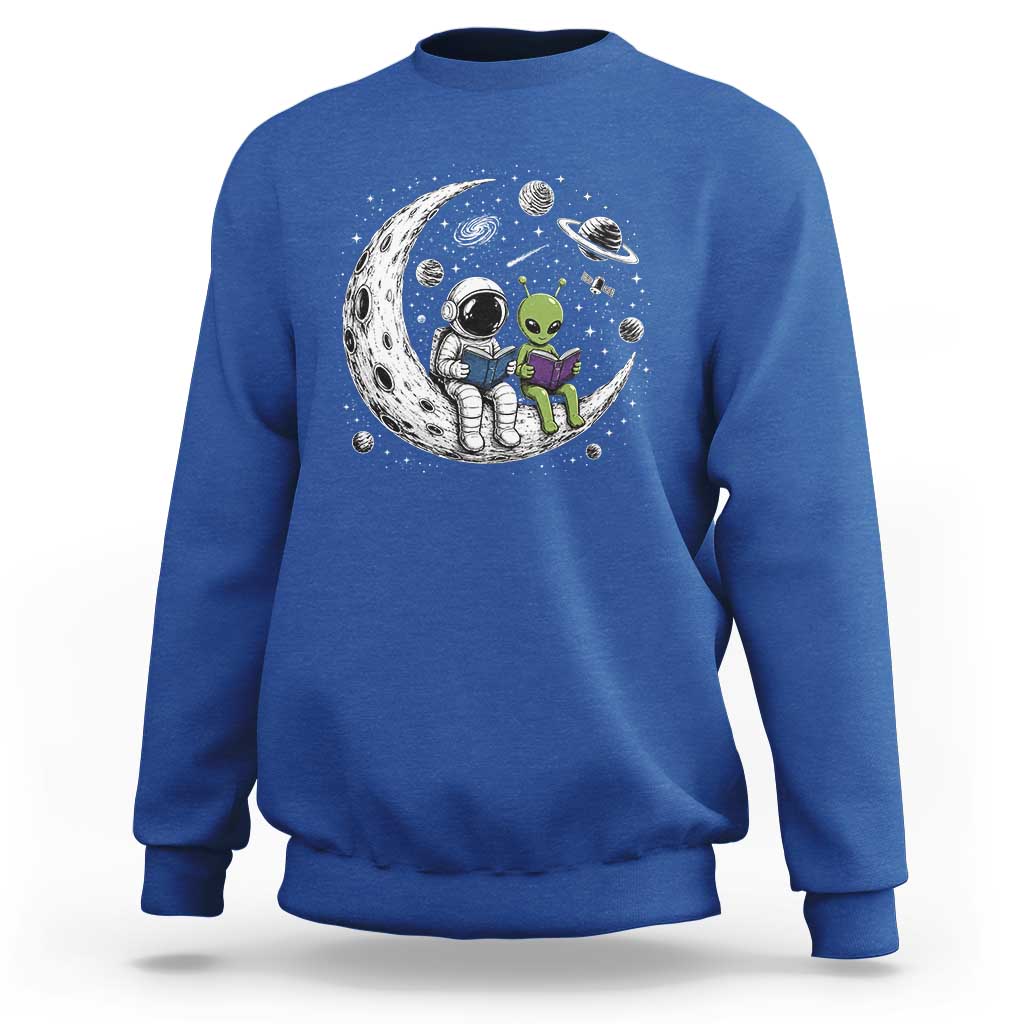 Funny Bookworm In Space Sweatshirt Cute Astronaut And Alien Reading