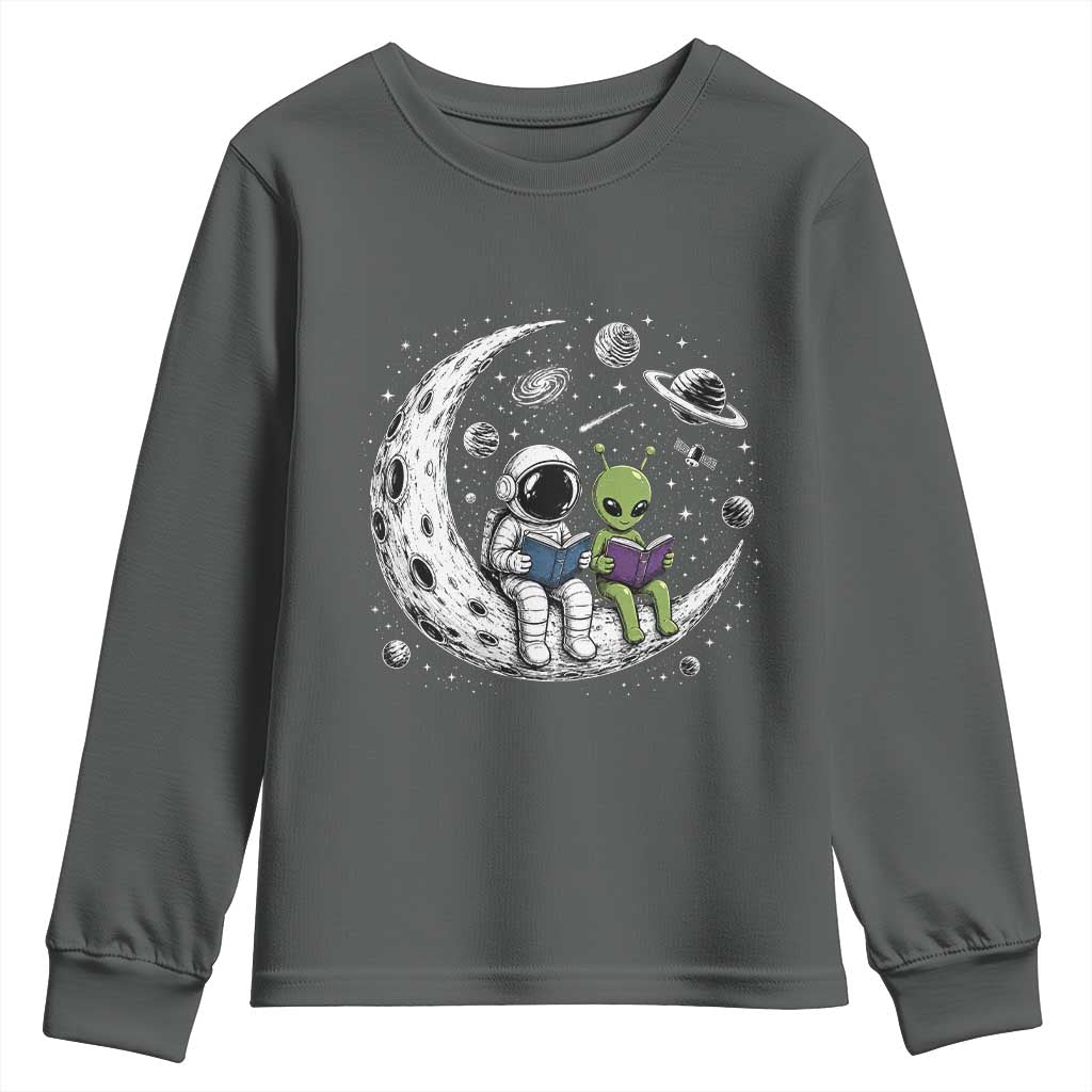 Funny Bookworm In Space Youth Sweatshirt Cute Astronaut And Alien Reading