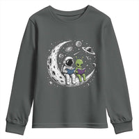 Funny Bookworm In Space Youth Sweatshirt Cute Astronaut And Alien Reading