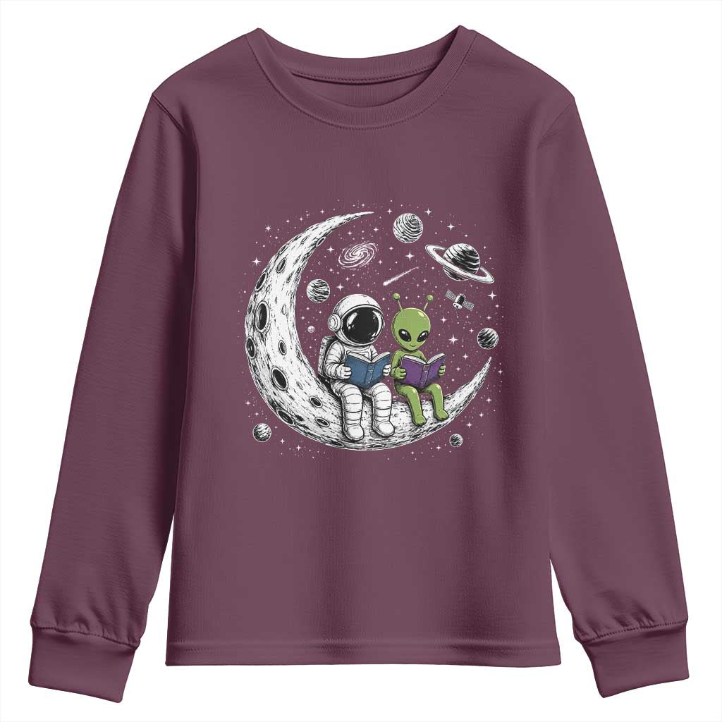 Funny Bookworm In Space Youth Sweatshirt Cute Astronaut And Alien Reading
