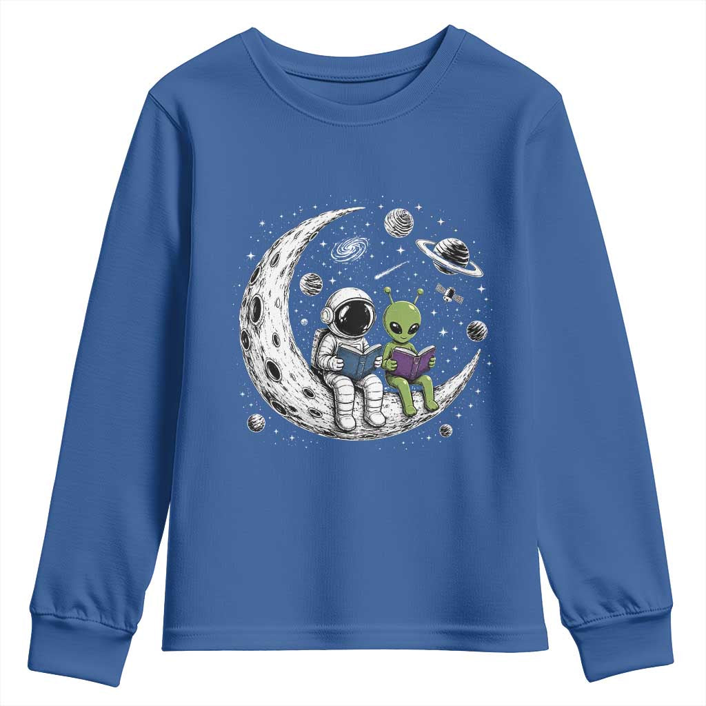 Funny Bookworm In Space Youth Sweatshirt Cute Astronaut And Alien Reading
