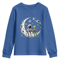 Funny Bookworm In Space Youth Sweatshirt Cute Astronaut And Alien Reading
