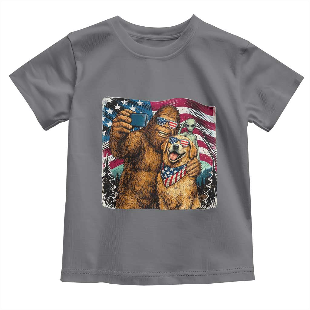 Funny Patriotic Bigfoot Golden Retriever Selfie Squad Toddler T Shirt