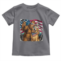Funny Patriotic Bigfoot Golden Retriever Selfie Squad Toddler T Shirt