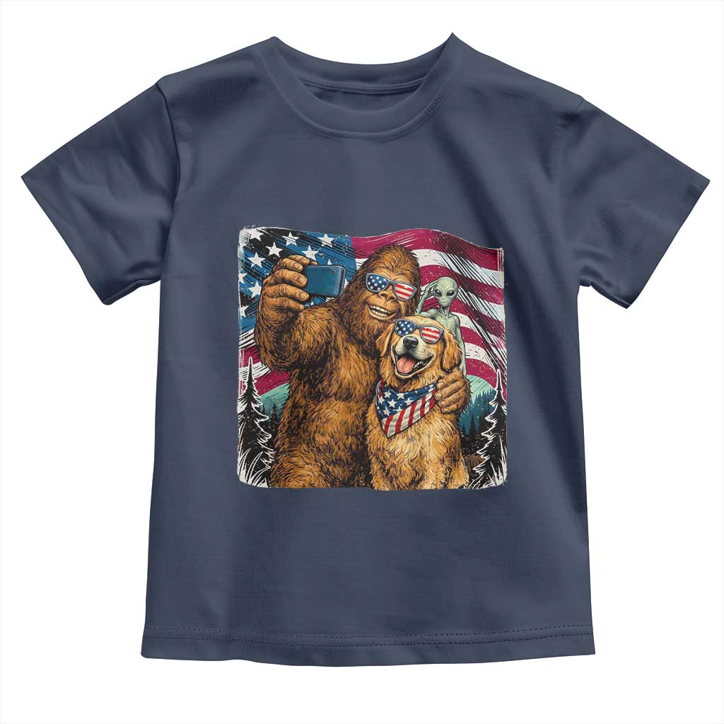 Funny Patriotic Bigfoot Golden Retriever Selfie Squad Toddler T Shirt