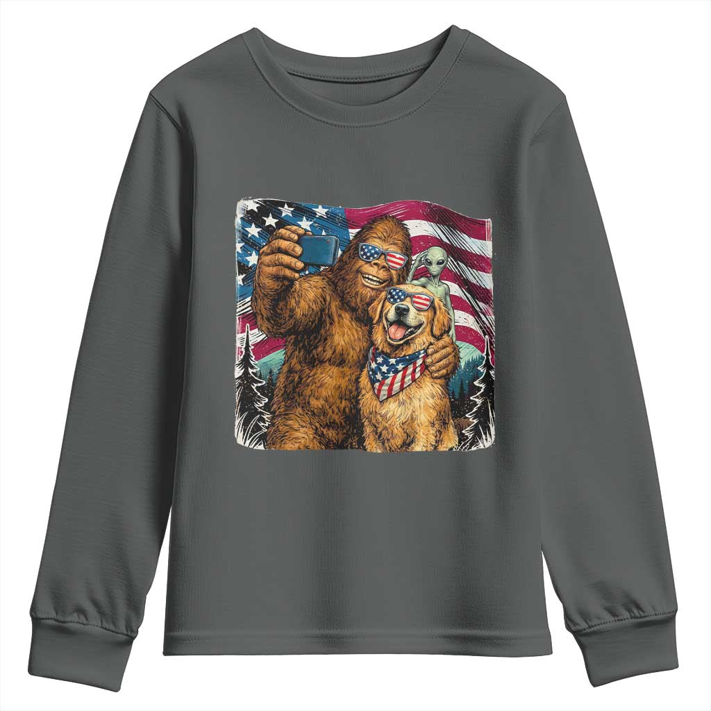 Funny Patriotic Bigfoot Golden Retriever Selfie Squad Youth Sweatshirt