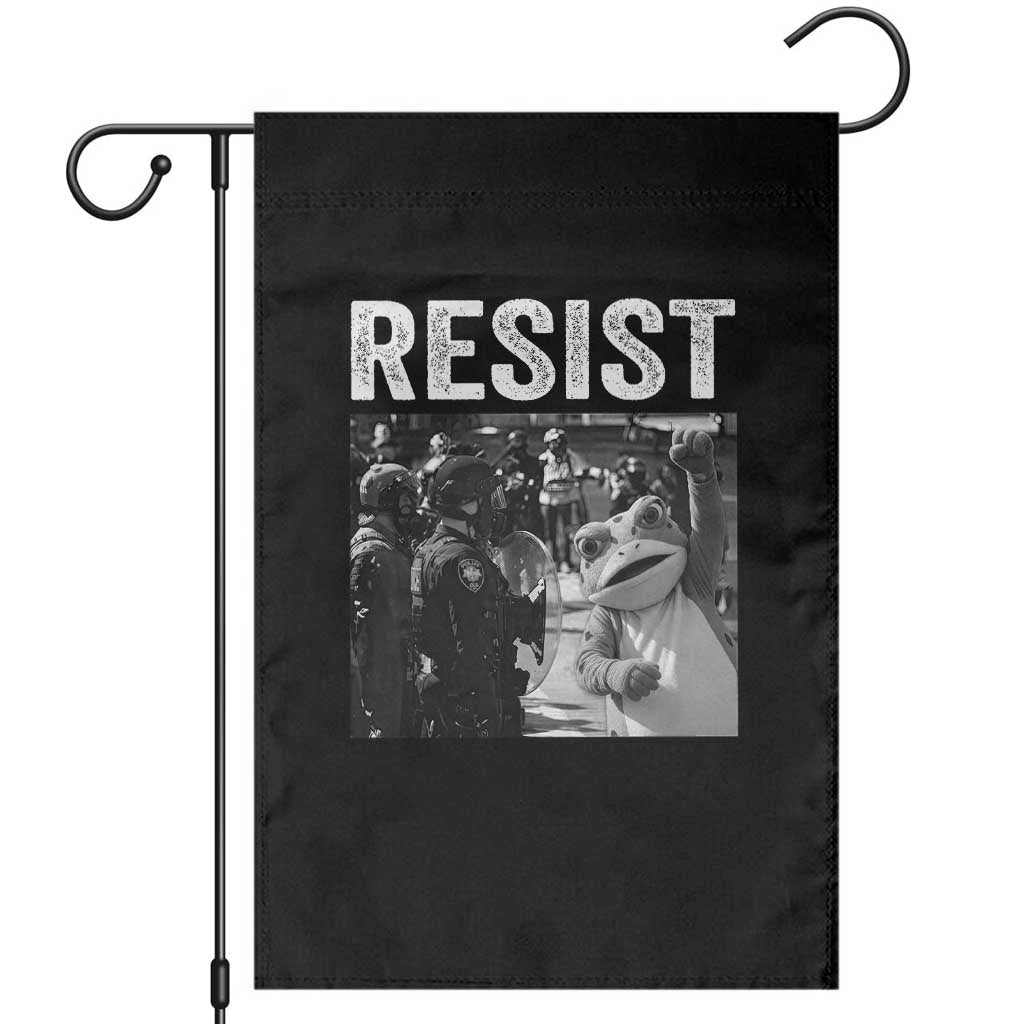 Portland Frog Protest Garden Flag Funny Rebel Gift - Wonder Print Shop