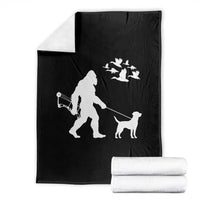 Funny Bow Hunter Throw Blanket Bigfoot Walking Labrador Hunting Dog Gift - Wonder Print Shop