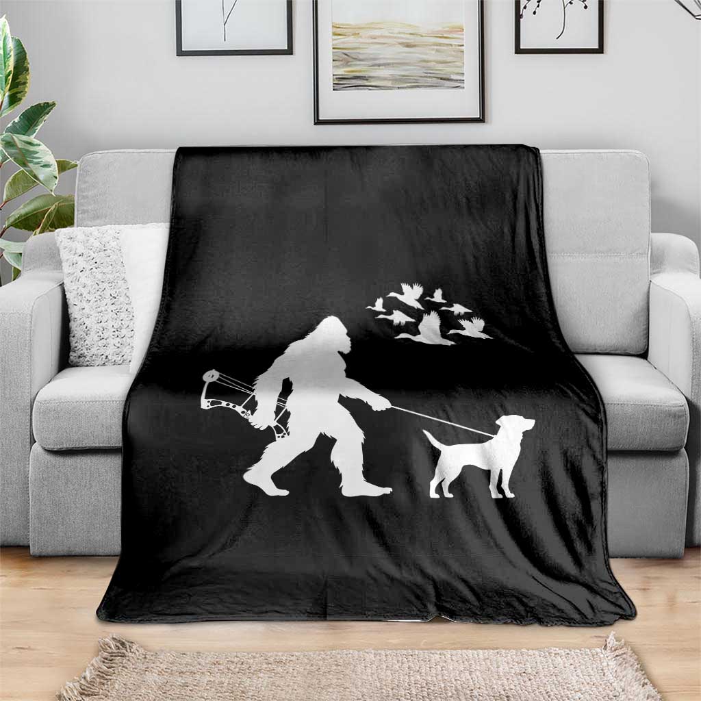 Funny Bow Hunter Throw Blanket Bigfoot Walking Labrador Hunting Dog Gift - Wonder Print Shop