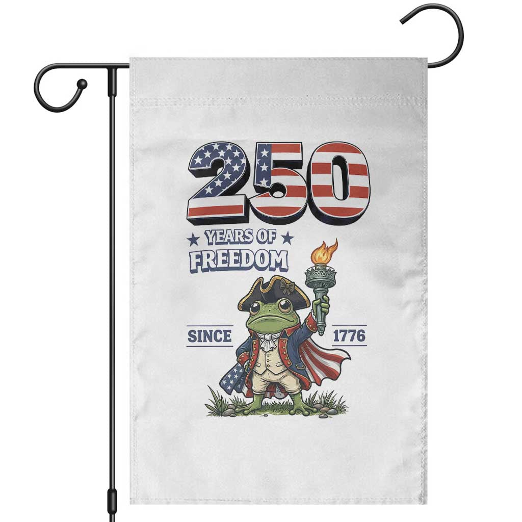 Patriotic Frog Raising The Torch Garden Flag 250 Years Of Freedom