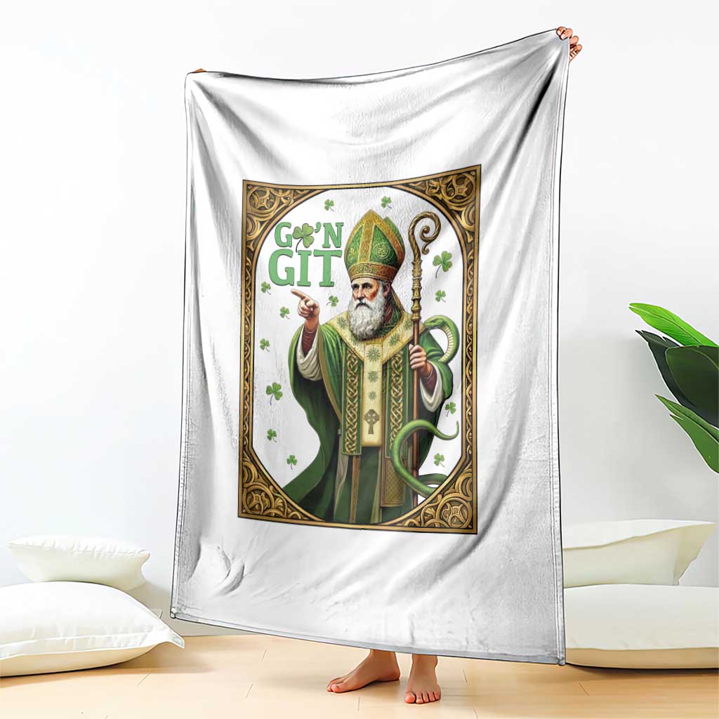 Saint Patrick Go'n Git Throw Blanket Funny St Patricks Day Snake Legend